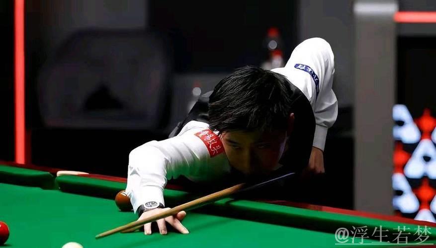 赵心童在斯诺克世锦赛半决赛首阶段与奥沙利文打成4比4平局。